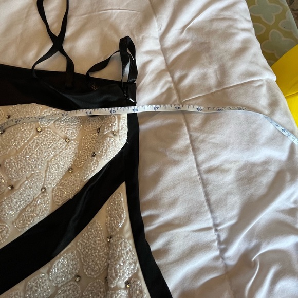 JOVANI Beaded Dress size  6 One Shoulder Formal Gown Maxi
Black White Glam. - Picture 9 of 12